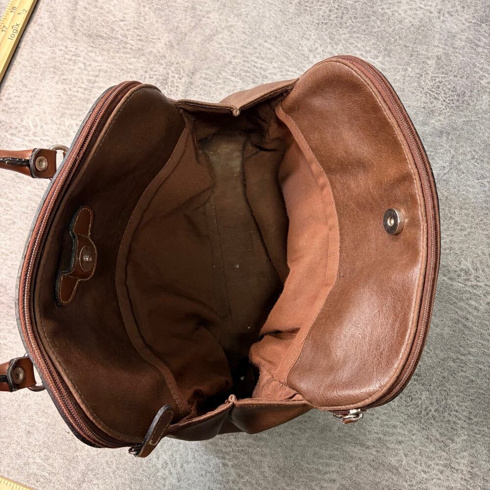 Brown Textured Leather Vintage Handbag - Picture 6 of 6